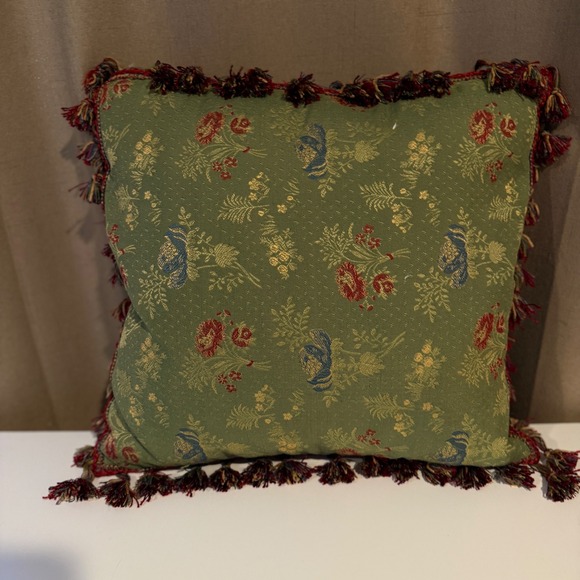 Floral Botanical Tossed Print Throw Pillow‎ Tassels Green Red Blue